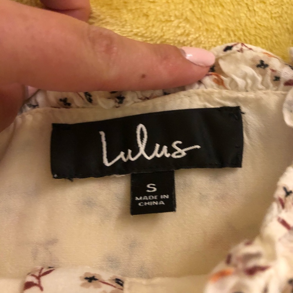 Lulu’s Cream Floral Print Button-Up Ruffled Crop - Picture 8 of 14